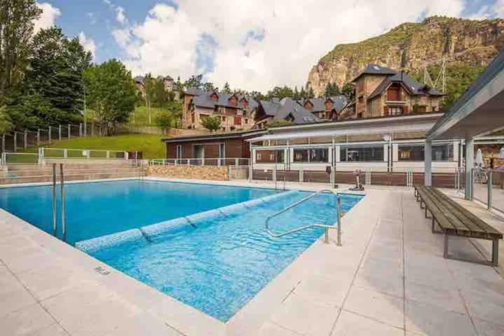 Elegante Apartamento En Escarrilla Con Vistas Al Valle 外观 照片